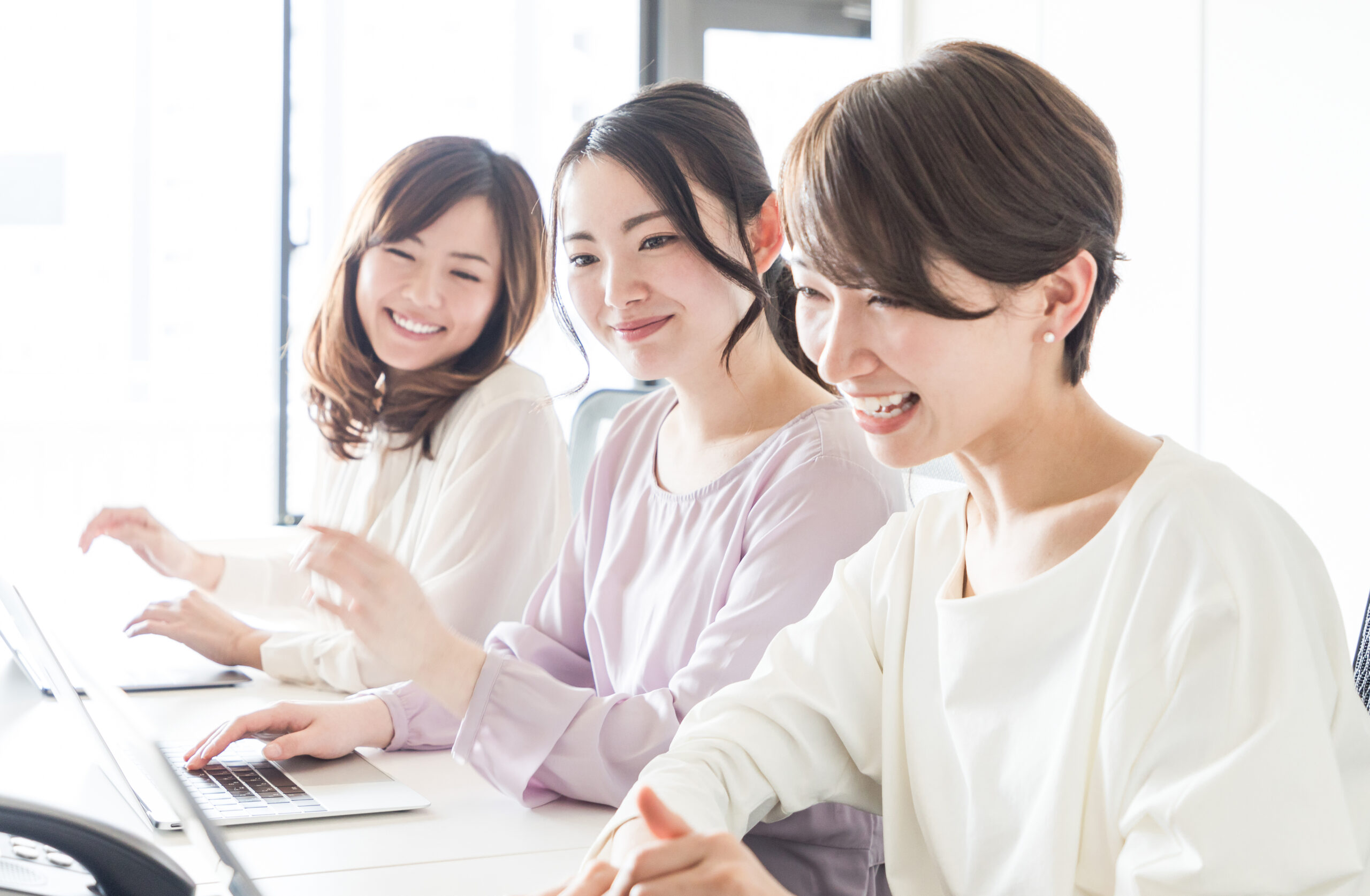 Group,Of,Businesswoman,In,The,Office.